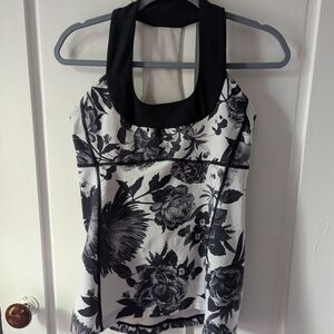 Lululemon Floral Black and White Women's Workout Top, Built In Bra